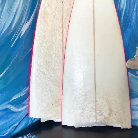 Red Star Surf & Yoga Camp Lanzarote אכסניה פאמארה