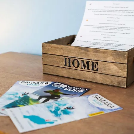 אכסניה Red Star Surf & Yoga Camp Lanzarote