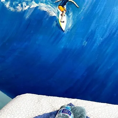 Red Star Surf & Yoga Camp Lanzarote פאמארה