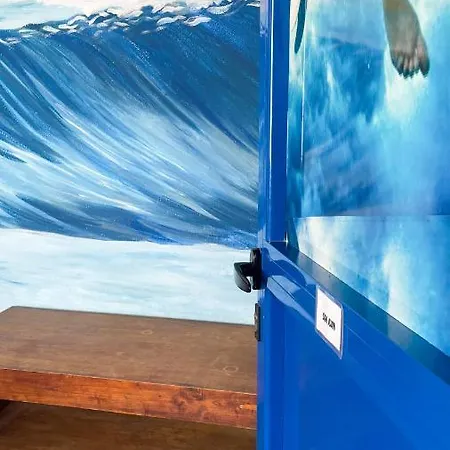 Red Star Surf & Yoga Camp Lanzarote פאמארה