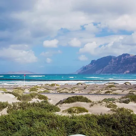 Red Star Surf & Yoga Camp Lanzarote *