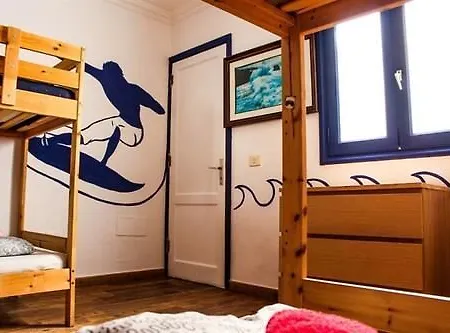 אכסניה Red Star Surf & Yoga Camp Lanzarote