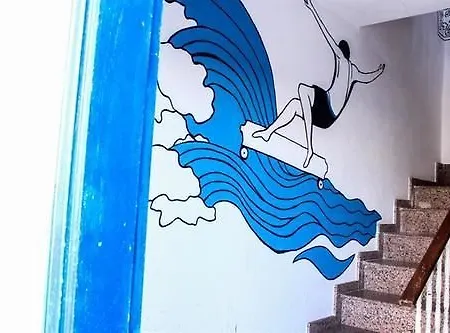 Red Star Surf & Yoga Camp Lanzarote אכסניה פאמארה