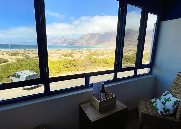 Red Star Surf & Yoga Camp Lanzarote *