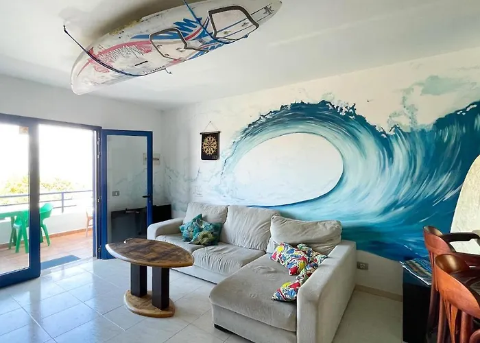 Red Star Surf & Yoga Camp Lanzarote 호스텔 파마라