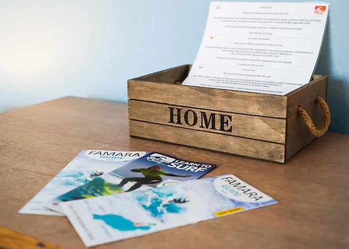 호스텔 Red Star Surf & Yoga Camp Lanzarote