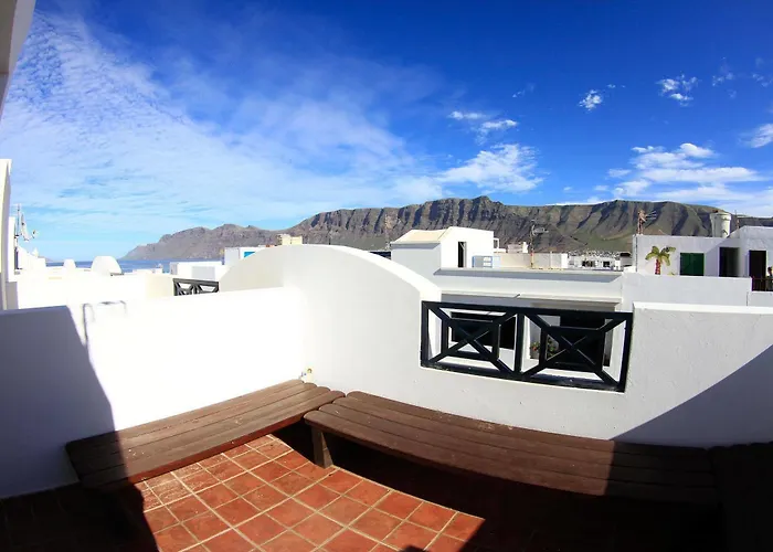 Red Star Surf & Yoga Camp Lanzarote 호스텔