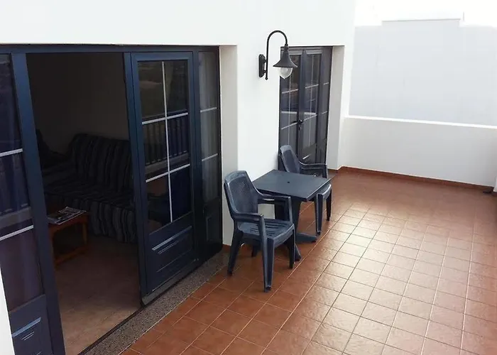 Red Star Surf & Yoga Camp Lanzarote 파마라