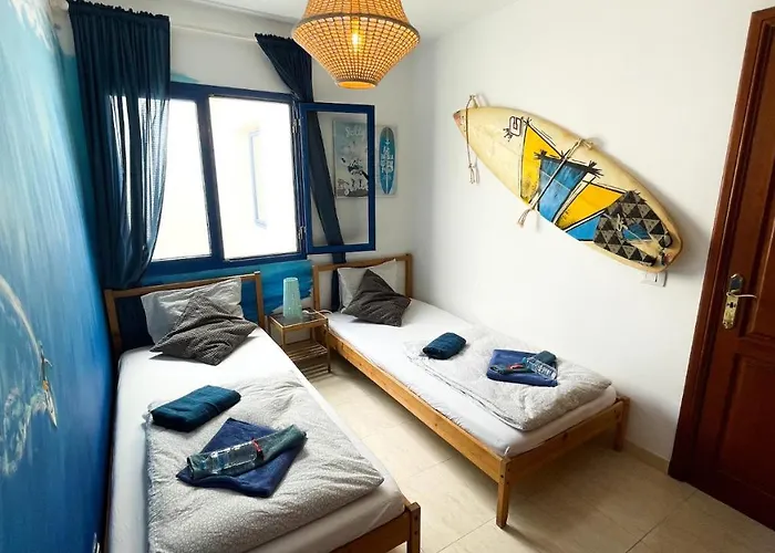 Red Star Surf & Yoga Camp Lanzarote *