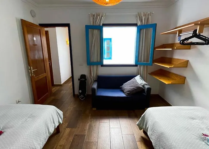 Red Star Surf & Yoga Camp Lanzarote Famara