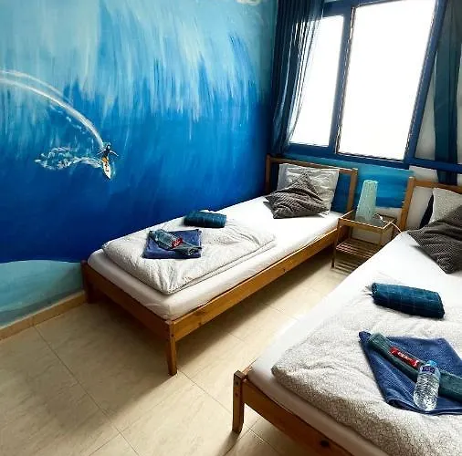 호스텔 Red Star Surf & Yoga Camp Lanzarote
