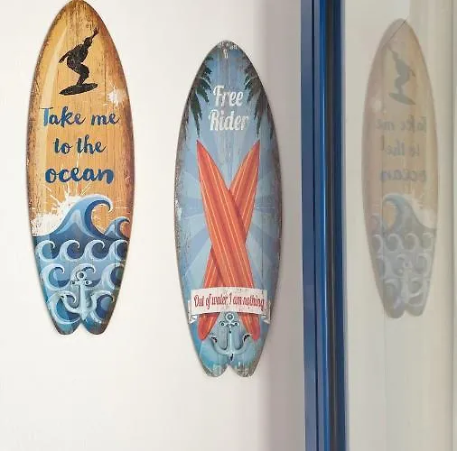 Red Star Surf & Yoga Camp Lanzarote * 파마라