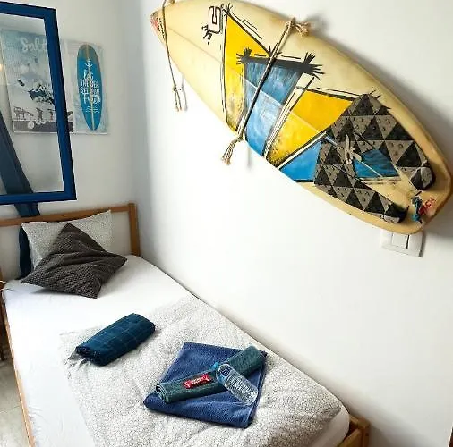 Red Star Surf & Yoga Camp Lanzarote 호스텔 파마라