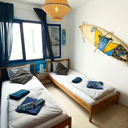 Red Star Surf & Yoga Camp Lanzarote *