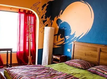 Red Star Surf & Yoga Camp Lanzarote Hostel *